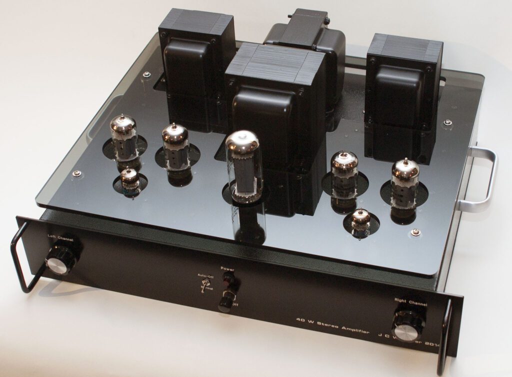 WhitakerAudio 40 W stereo amplifier